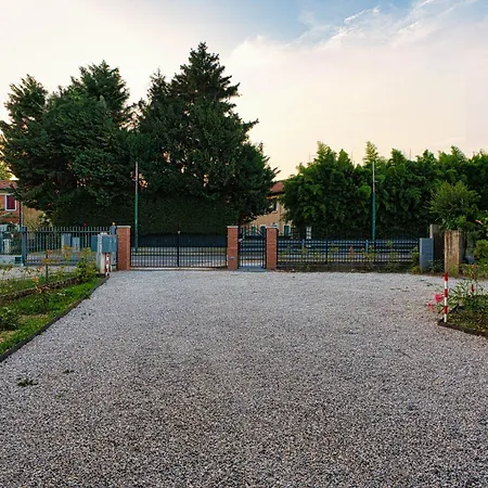 Semesterbostad Free Parking Ap1 Romantic Garden Venice *